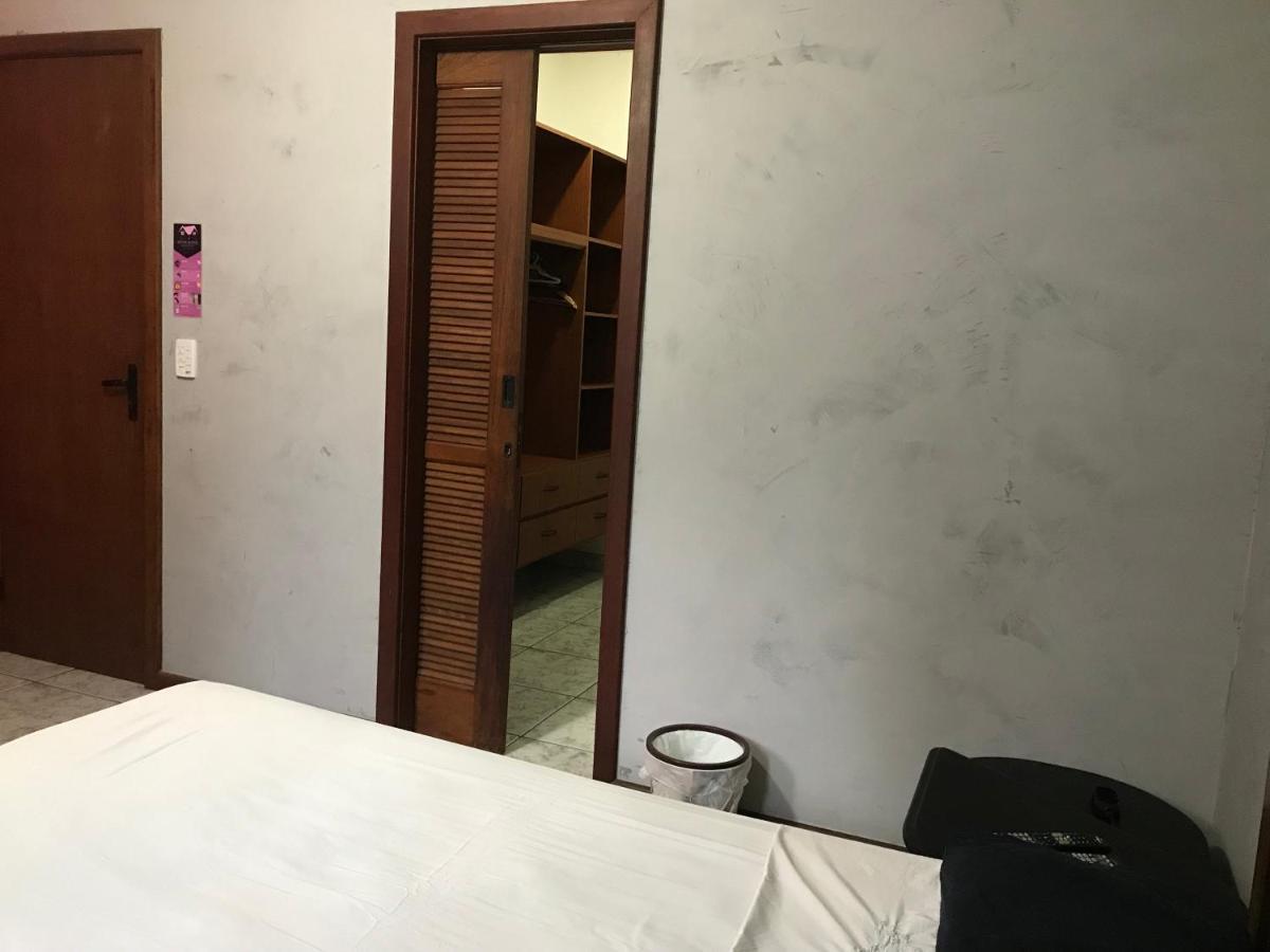 Regi House Hostel Витория Экстерьер фото