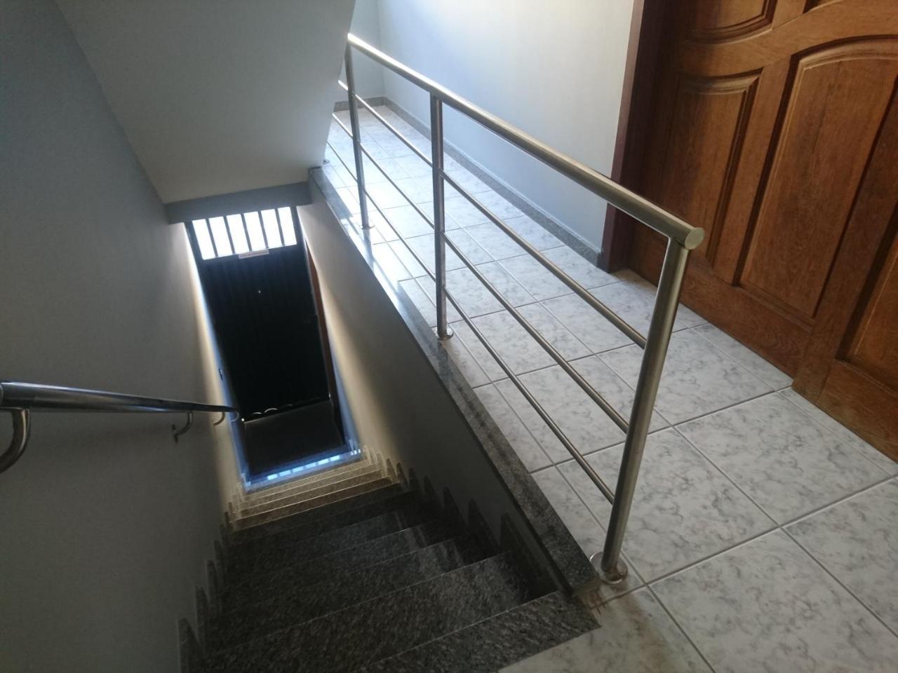 Regi House Hostel Витория Экстерьер фото